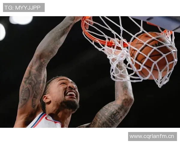 小卡上半场表现抢眼两分全中三分稍显失准罚球稳健贡献17分 小卡上半场表现抢眼两分全中三分稍显失准罚球稳健贡献17分