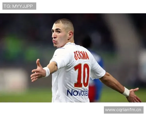 本泽马回应传闻称要求吉达联合签索拉里纯属记者幻想 本泽马回应传闻称要求吉达联合签索拉里纯属记者幻想