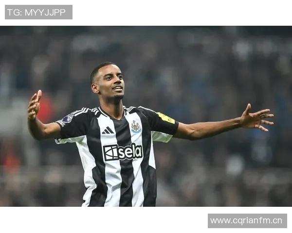 赫斯基强调伊萨克在进球乏力时应提升体能以更好地为球队贡献 赫斯基强调伊萨克在进球乏力时应提升体能以更好地为球队贡献