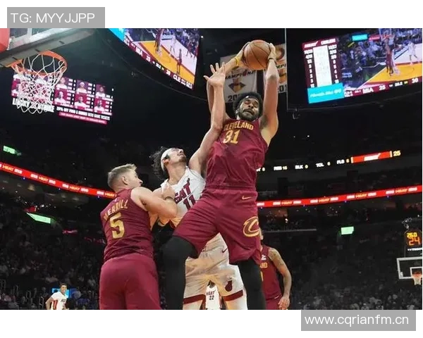 超燃对决米切尔高难度三分绝平维金斯04秒神奇空接绝杀骑士