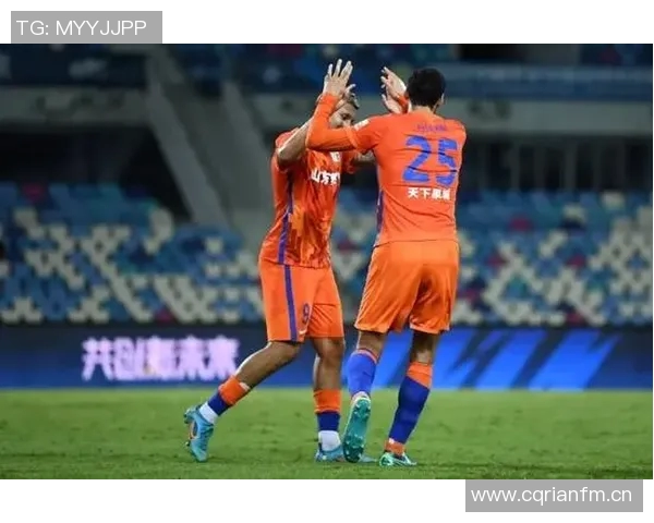 短暂休息时刻马德鲁加与克雷桑同框展现最高竞技水平