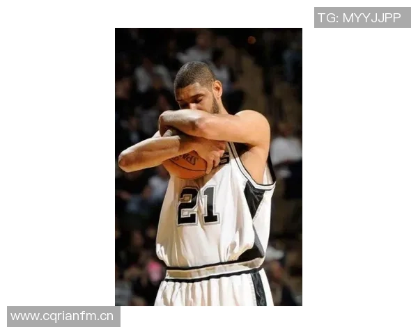 费尔顿：莫布里应学习加内特的心态每晚都要展现出强硬的竞争精神